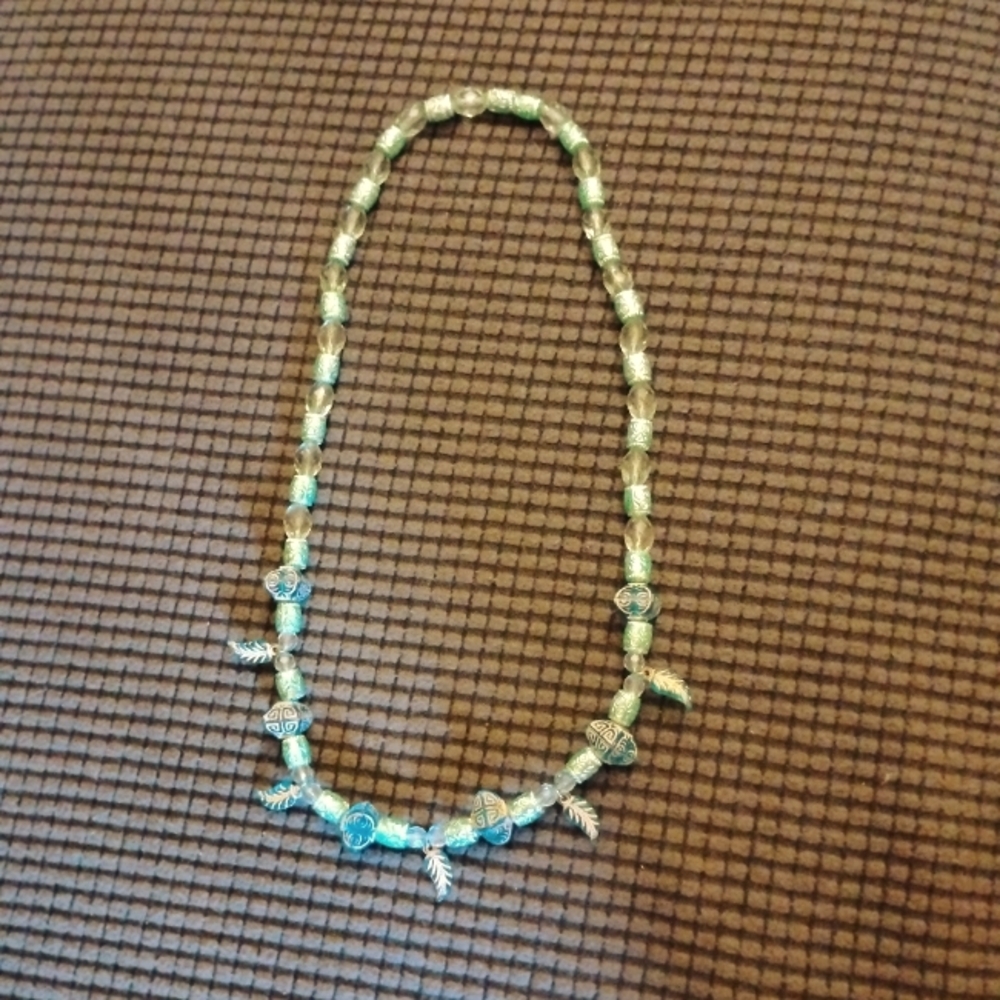 Necklace Handmade Acrylic Glass Beads Tones Blue Silver Transparent Elastic 11'
